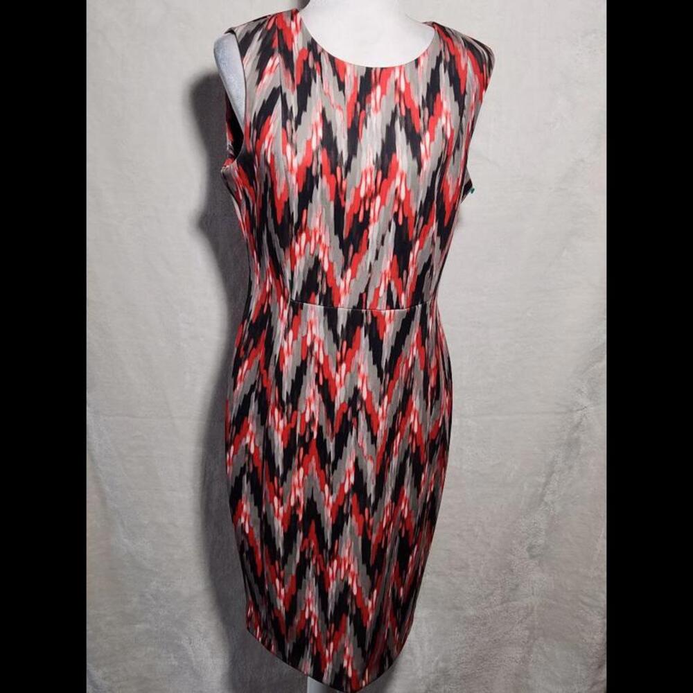(29) Calvin Klein Red Flame-Multi Print Stretch Scuba, 12